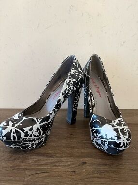 Pink & Pepper Black and White Abstract Platform Pumps
